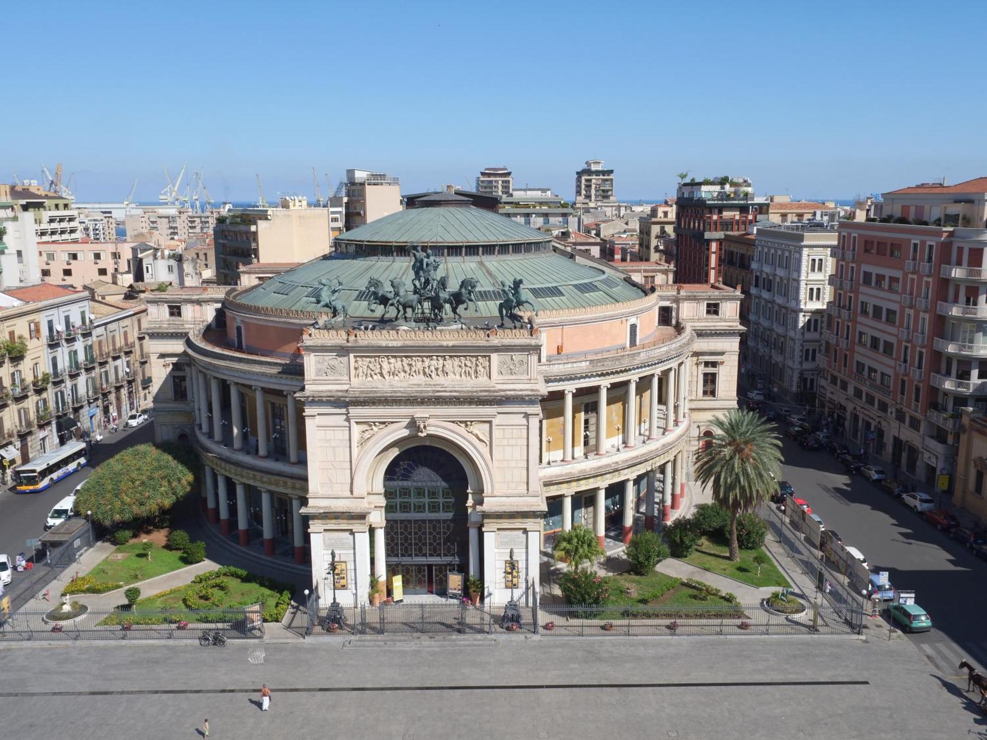 Amorgiu Luxury Suites Palermo Ngoại thất bức ảnh