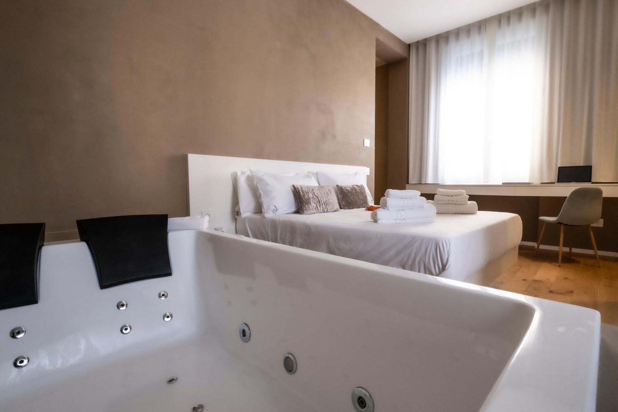 Amorgiu Luxury Suites Palermo Ngoại thất bức ảnh